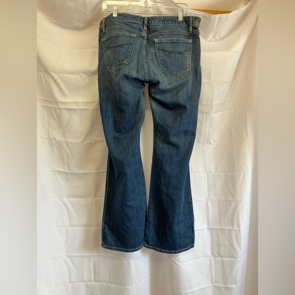GAP Blue Flare Wide Leg Jeans with Vintage Appeal - Picture 2 of 7